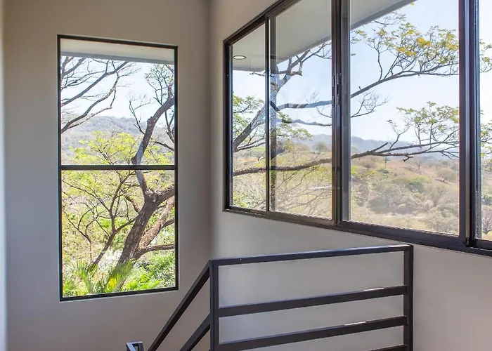 Сasa de vacaciones Tropical 4 Bedroom Master Bedroom With Ocean View & Shared Pool Nicoya